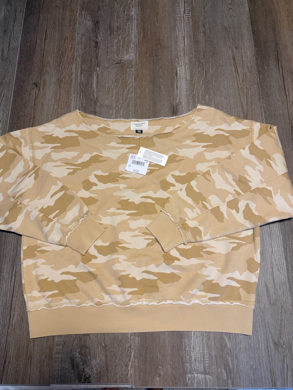 American Eagle Beige & Cream Camo Cropped Sweatshirt